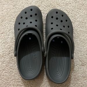 Mens croc gray size 10